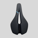 Sillín MZ Bikes Velo MTB 1C99 negro con canal central perforado para mayor comodidad en rutas de montaña