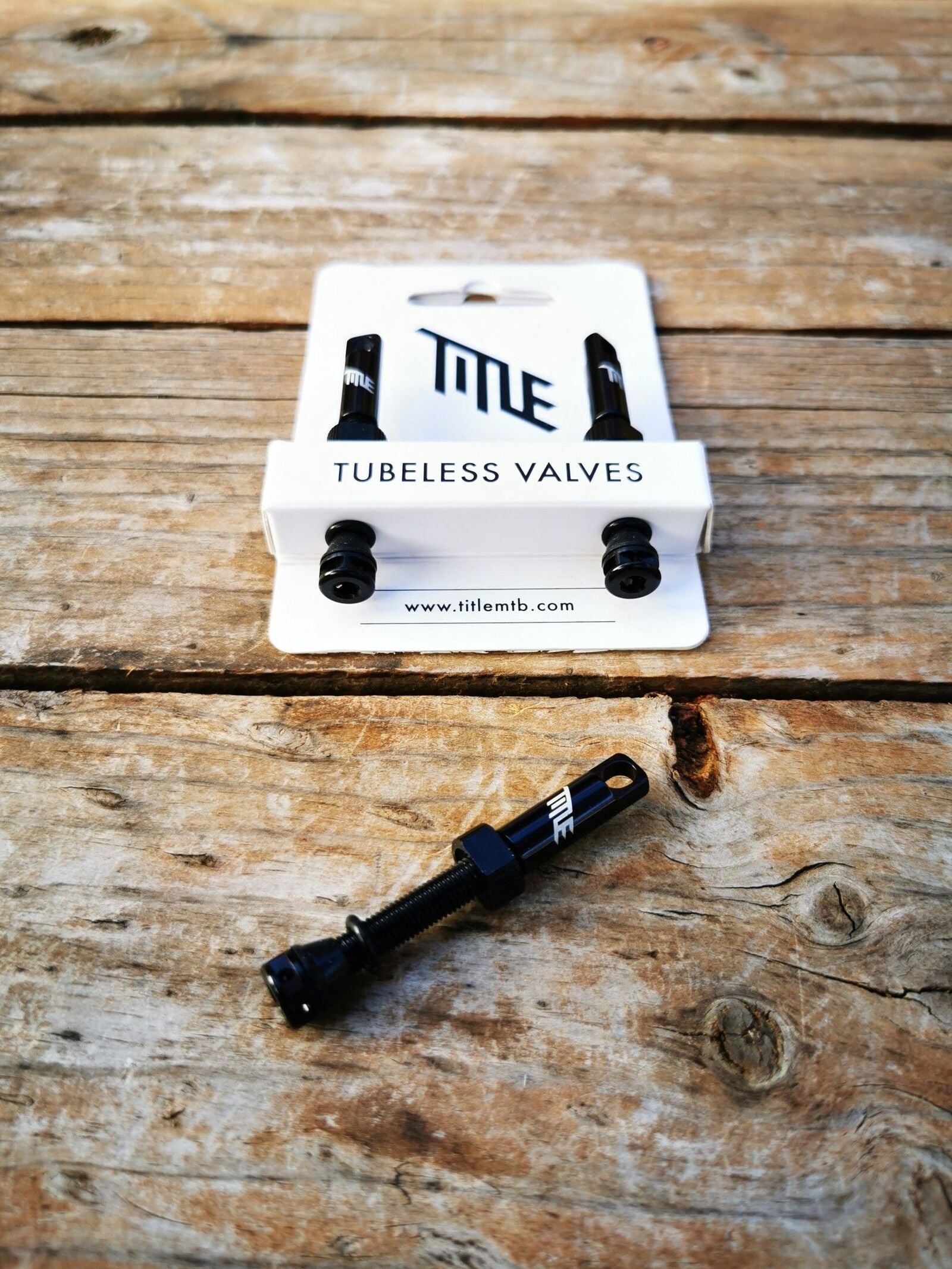 Válvula Tubeless Title Negro 44mm