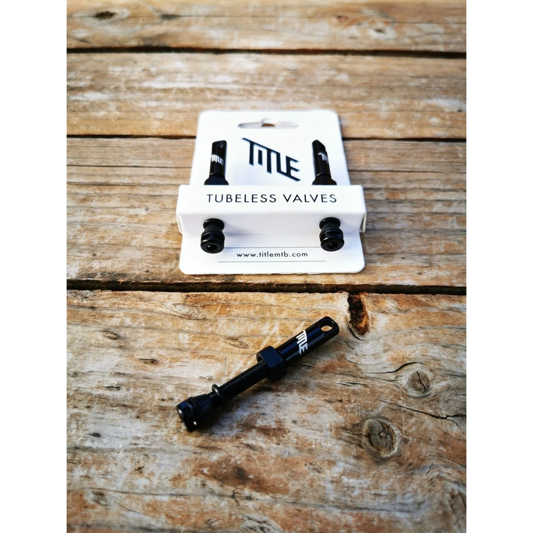 Válvula Tubeless Title Negro 44mm