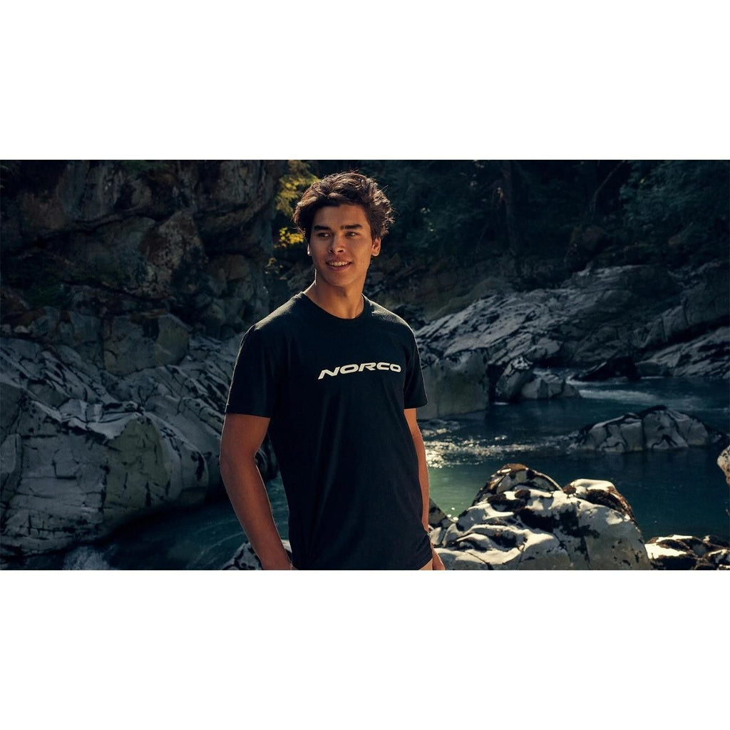 Polera Norco Lifestyle Negro/Blanco