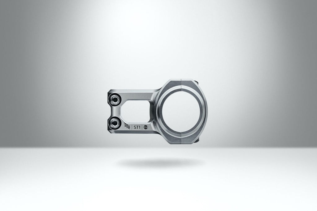 Tee TITLE ST1 Chrome