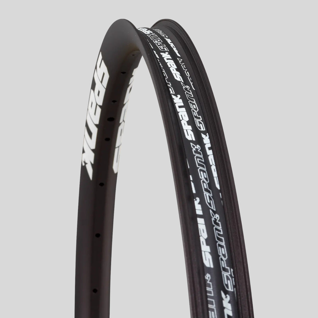 Llanta Spank Spike Race 33, aro 26, 32H, Negro