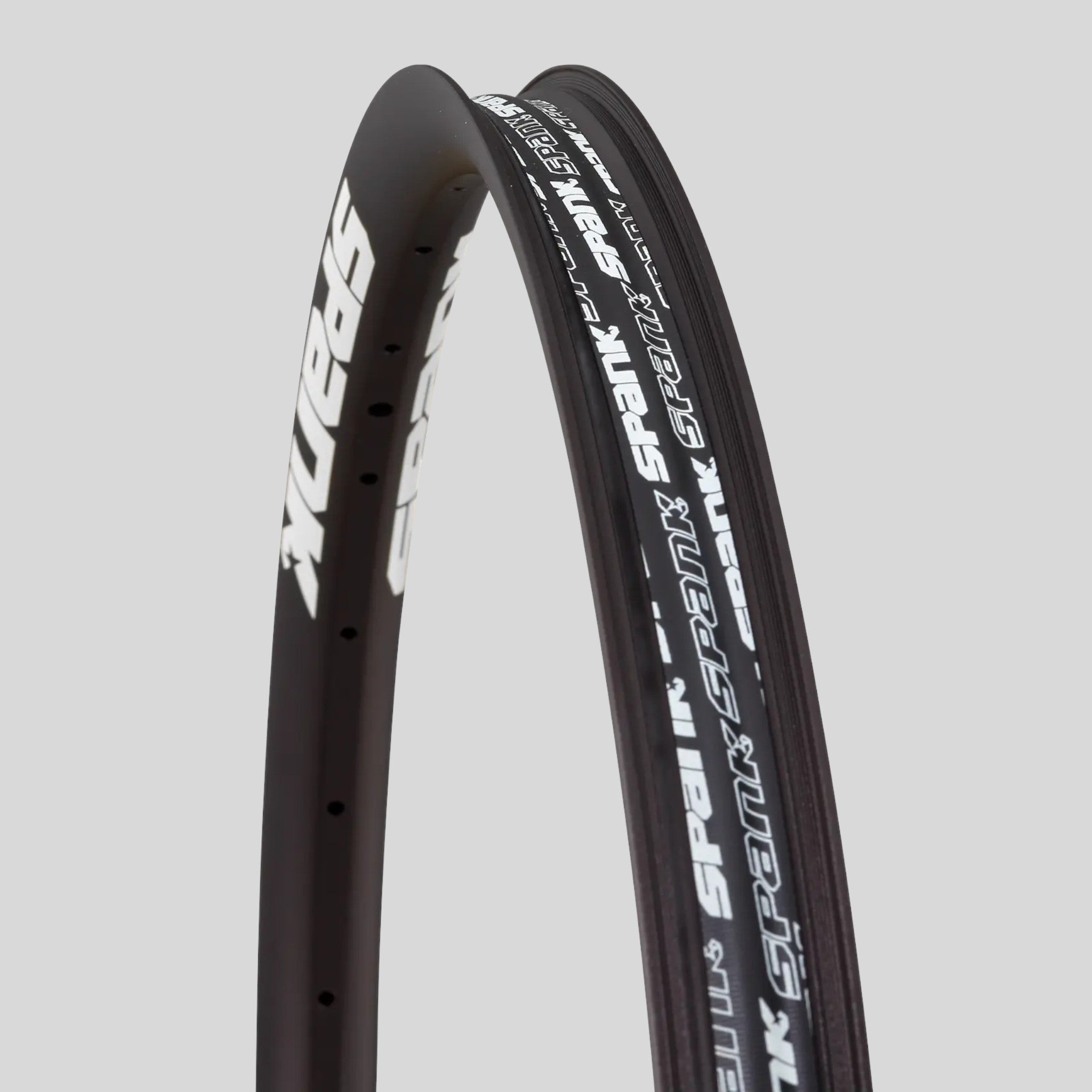 Llanta Spank Spike Race 33, aro 26, 32H, Negro