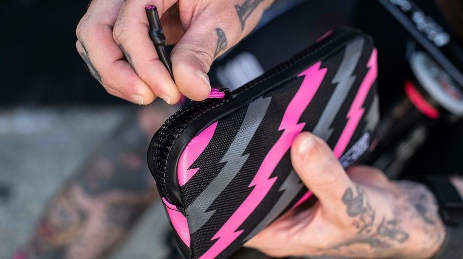 Estuche Muc-Off Essentials Case - Bolt