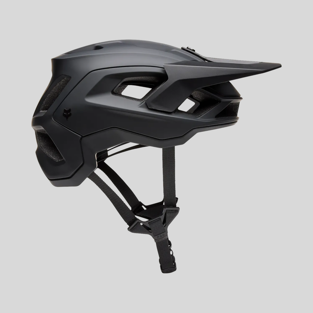 Casco de bicicleta MZ Bikes FOX Speedframe Mips en color negro mate con visera ajustable y ventilación optimizada