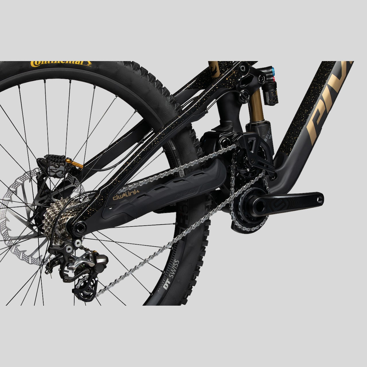 BICICLETA DH PIVOT PHOENIX SAINT BLACK GOLD