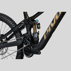 BICICLETA DH PIVOT PHOENIX SAINT BLACK GOLD