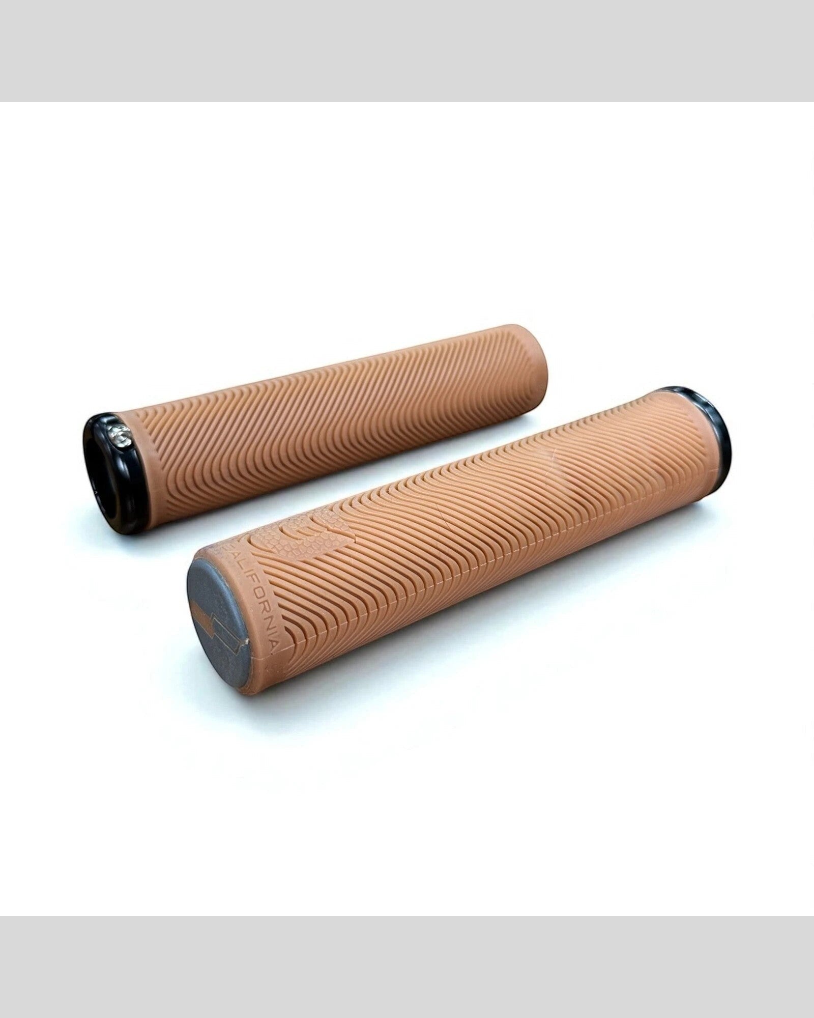 NUEVOS! Puños SENSUS Cloudwave Lock On - Emil Johansson 2026 Signature, Gum Rubber