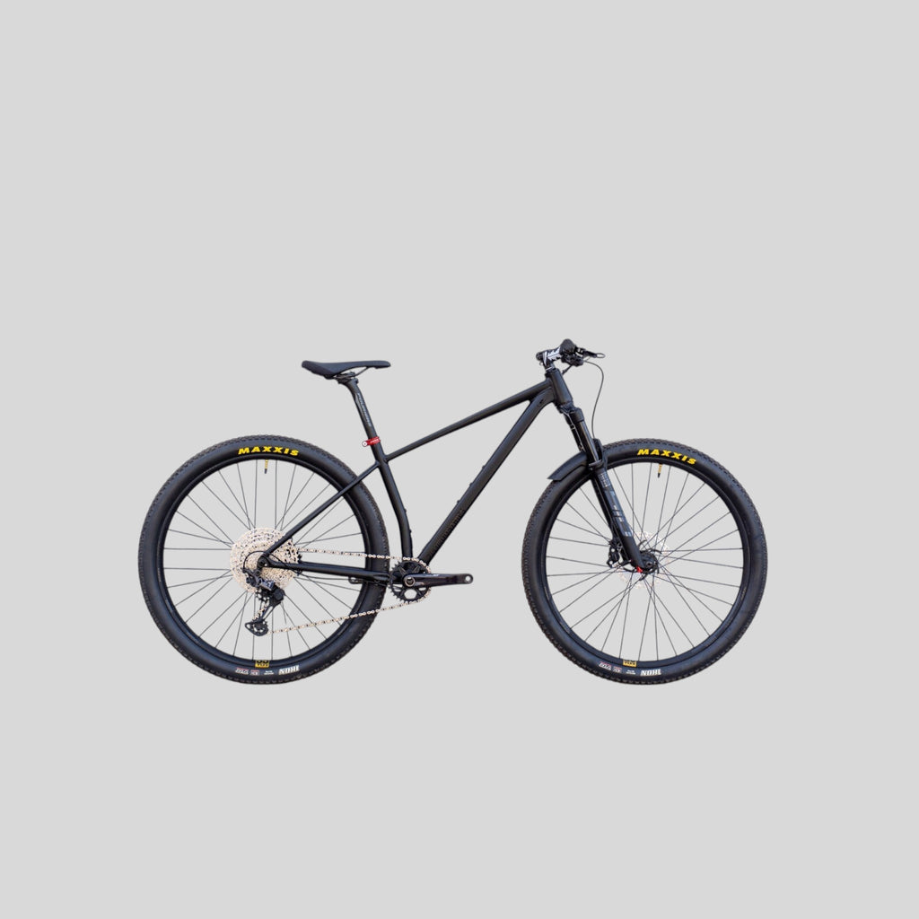 Bicicleta 715 IND, KAZE XC 29er, Negra