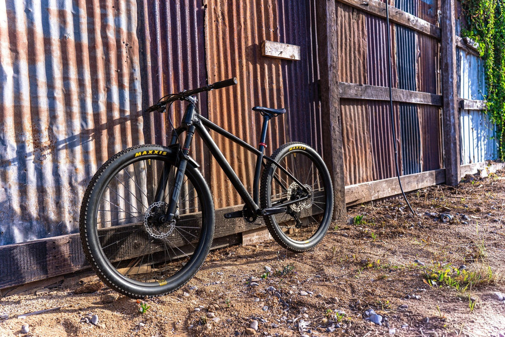 Bicicleta 715 IND, KAZE XC 29er, Negra