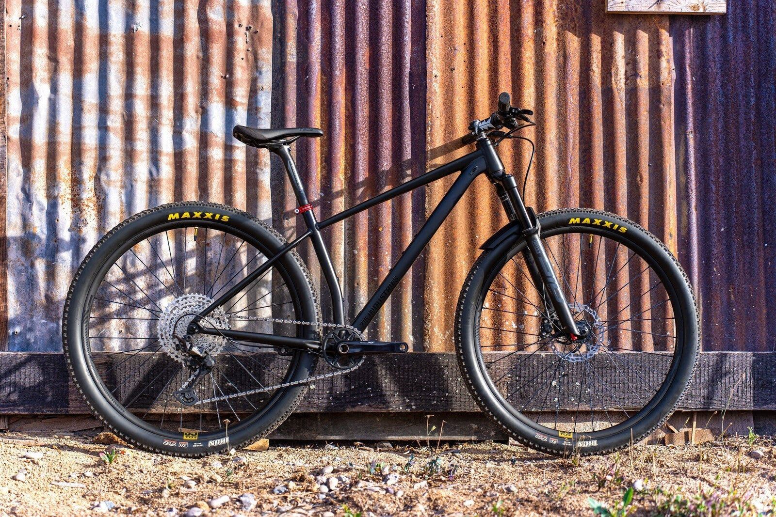 Bicicleta 715 IND, KAZE XC 29er, Negra