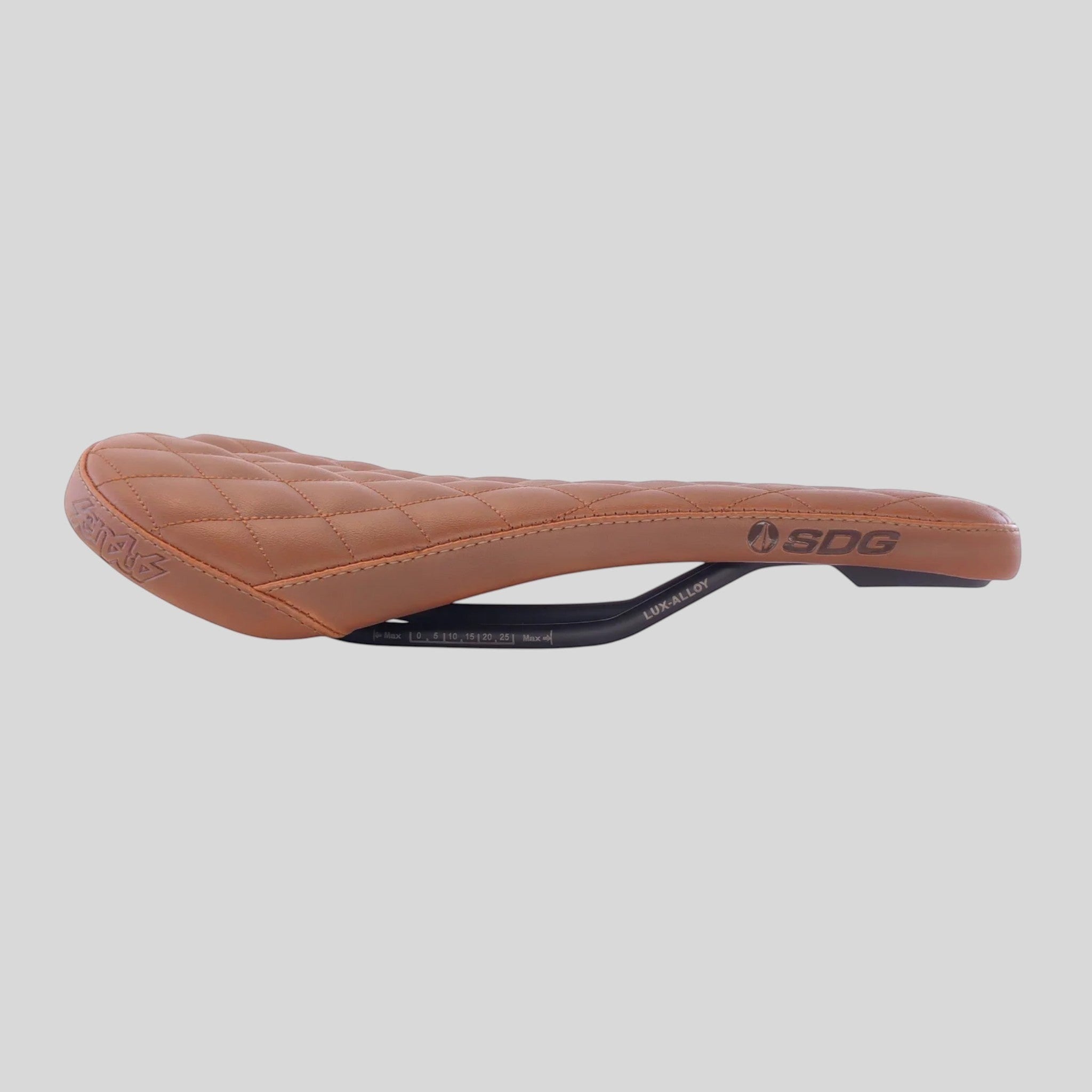 Asiento SDG x SENSUS Bell Air V3 by Cam Zink