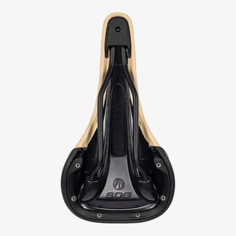 Asiento SDG x SENSUS Bell Air V3 by Cam Zink