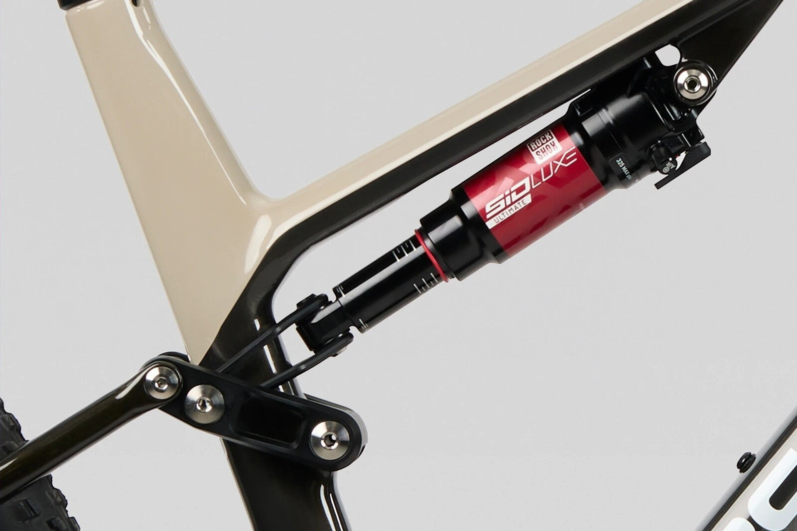 NUEVA: Norco Revolver C1 120, aro 29 2026 | Fast Black Raw Carbon / Warm Grey