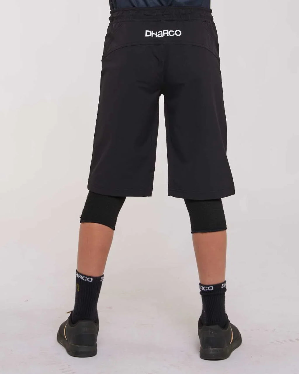 Short Dharco Gravity Negro - angulo 3