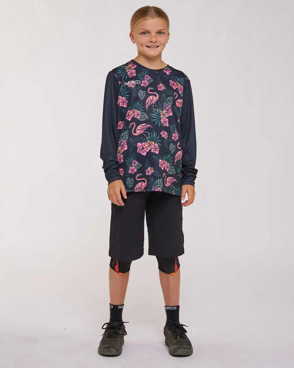Short Dharco Gravity Negro - angulo 4