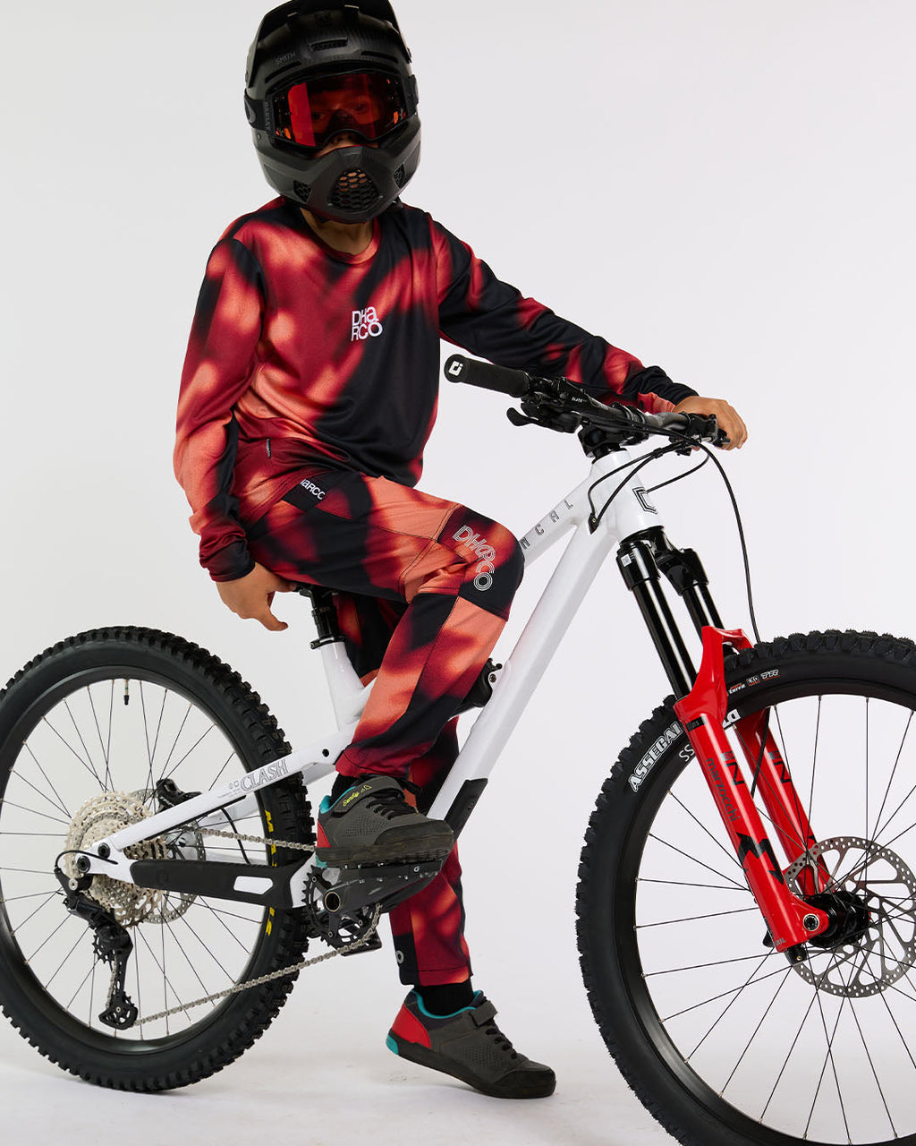 Pantalon Dharco Gravity Infrarrojo - angulo 5