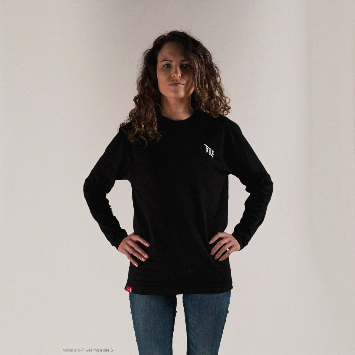 Polera Manga Larga Title Negra talla L