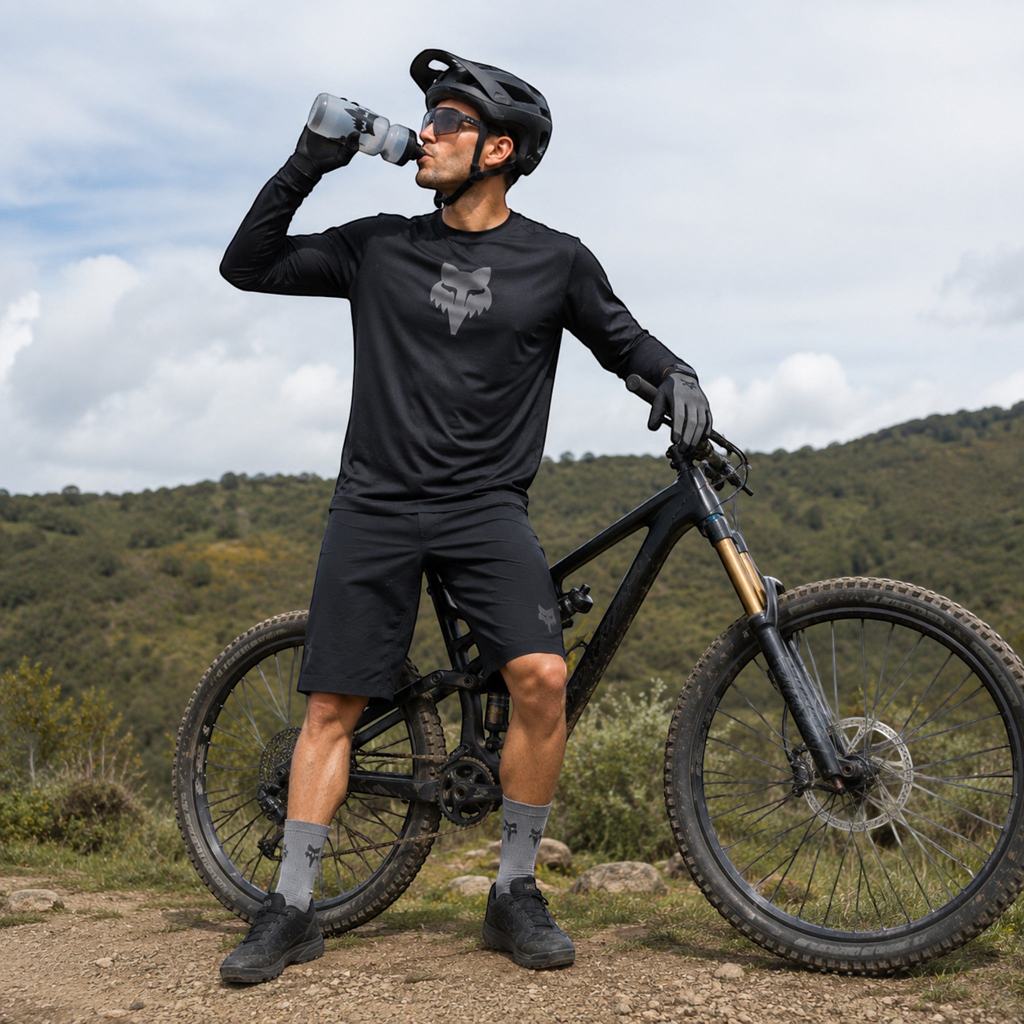 Pack Fox Ranger Essential | Short + Jersey Black
