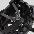 Interior del casco MZ Bikes FOX Speedframe Mips negro mostrando el sistema de ajuste y correas de seguridad