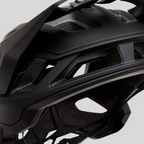 Casco de ciclismo MZ Bikes FOX Speedframe Mips en color negro con ventilación optimizada y visera ajustable