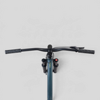 Vista superior del manubrio y cuadro de la bicicleta de dirt jump MZ Bikes Norco Rampage 2 en color gris azulado