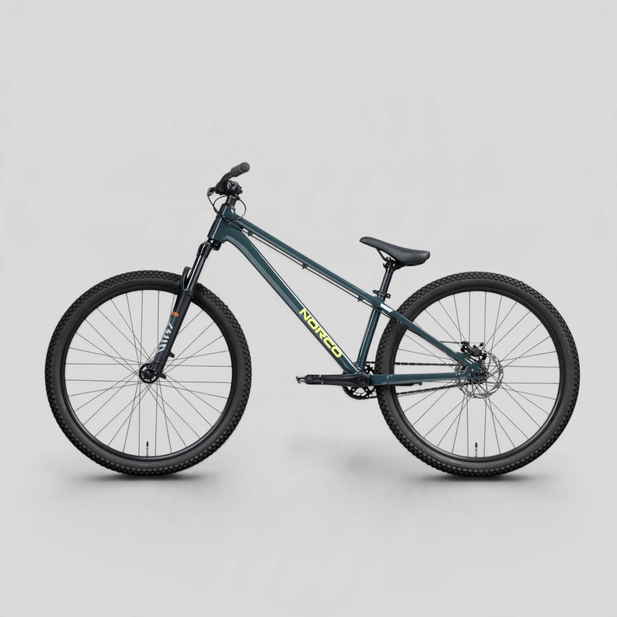 Bicicleta de dirt jump MZ Bikes Norco Rampage 2 en color gris azulado con cuadro de aluminio y horquilla RST