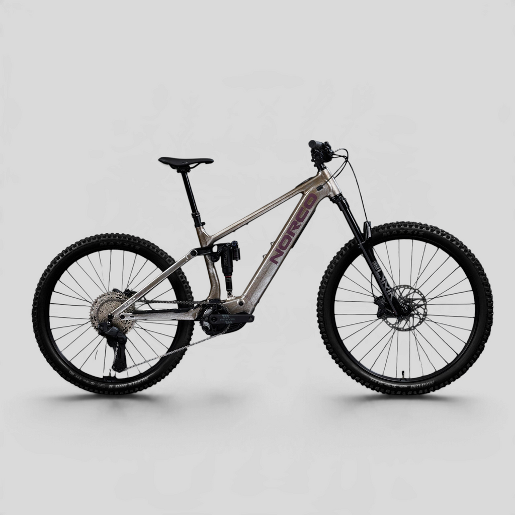 Bicicleta eléctrica de montaña MZ Bikes Norco Sight VLT A1 2027 color plata, cuadro de aluminio y suspensión doble.