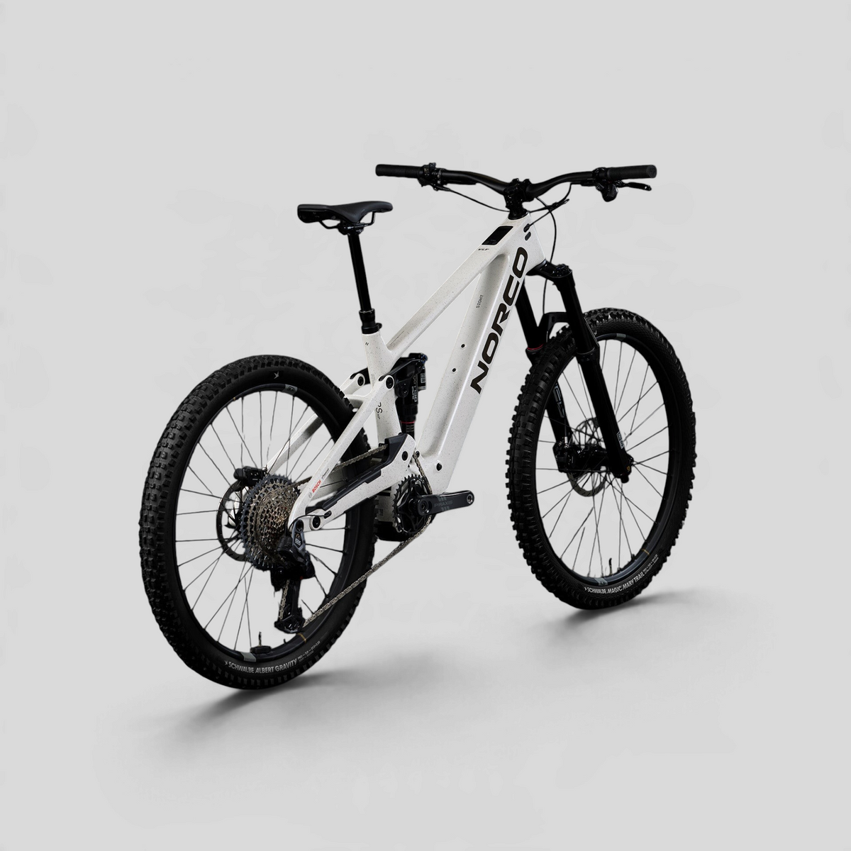 Bicicleta eléctrica de montaña MZ Bikes Norco Sight VLT CX C1 en color blanco con diseño moteado y componentes top.