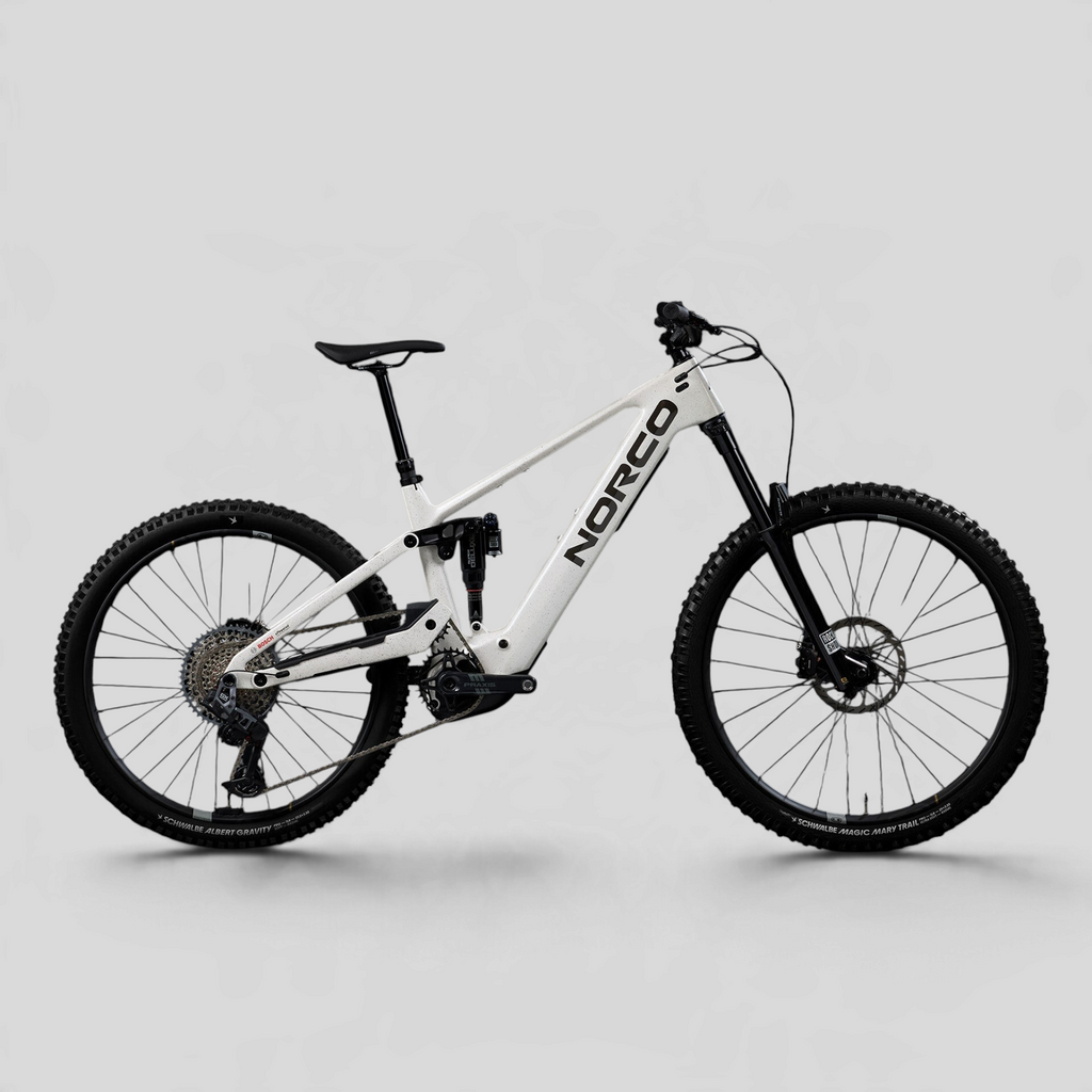 Bicicleta eléctrica de montaña MZ Bikes Norco Sight VLT CX C1 color crema y negro con cuadro de carbono