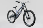 Norco Team DH 2 Fox Silver/Blue, vista tres cuartos