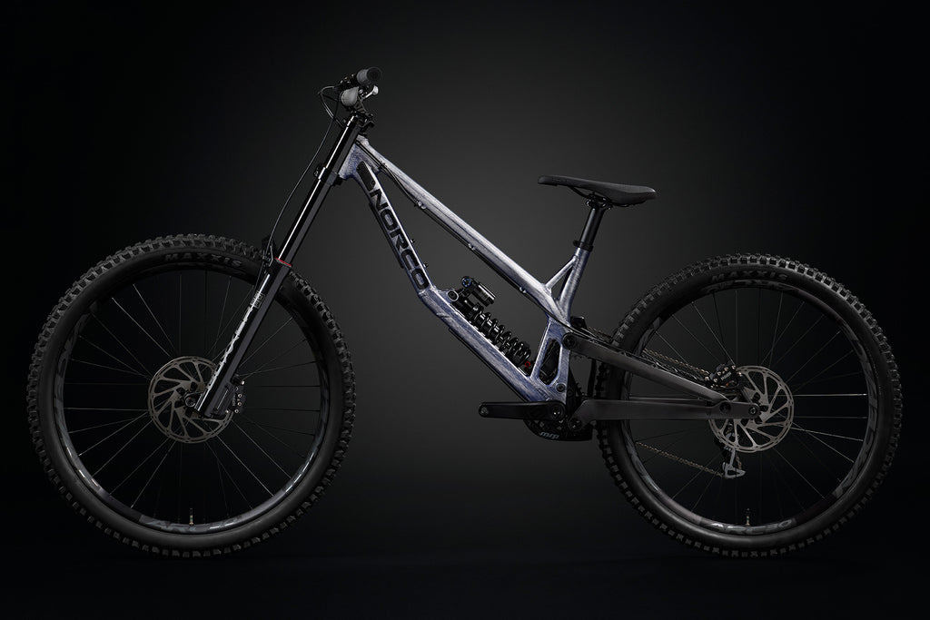 Norco Team DH 2 RockShox Silver/Blue, vista lateral lado no motriz