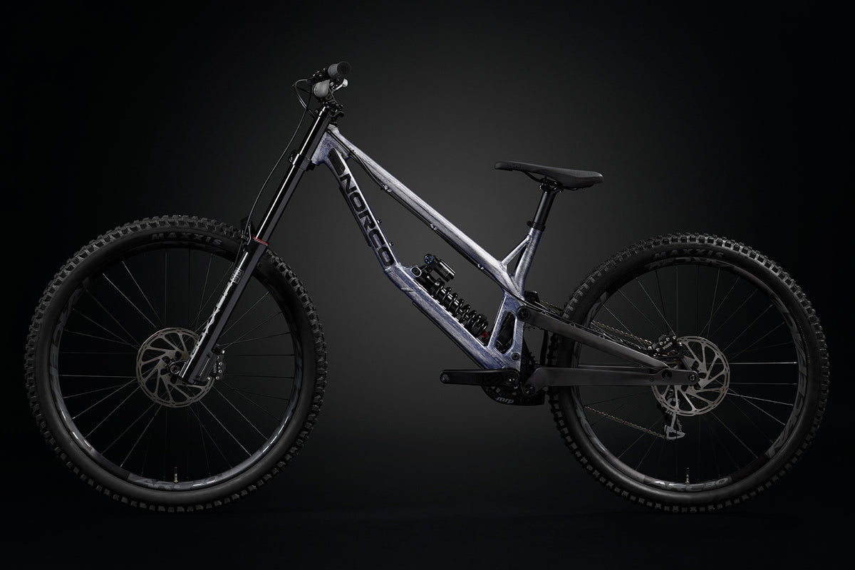Norco Team DH 2 RockShox Silver/Blue, vista lateral lado no motriz