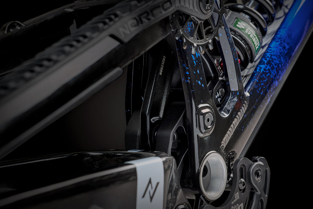 Norco Team DH Frame Kit, detalle pivote de suspensión