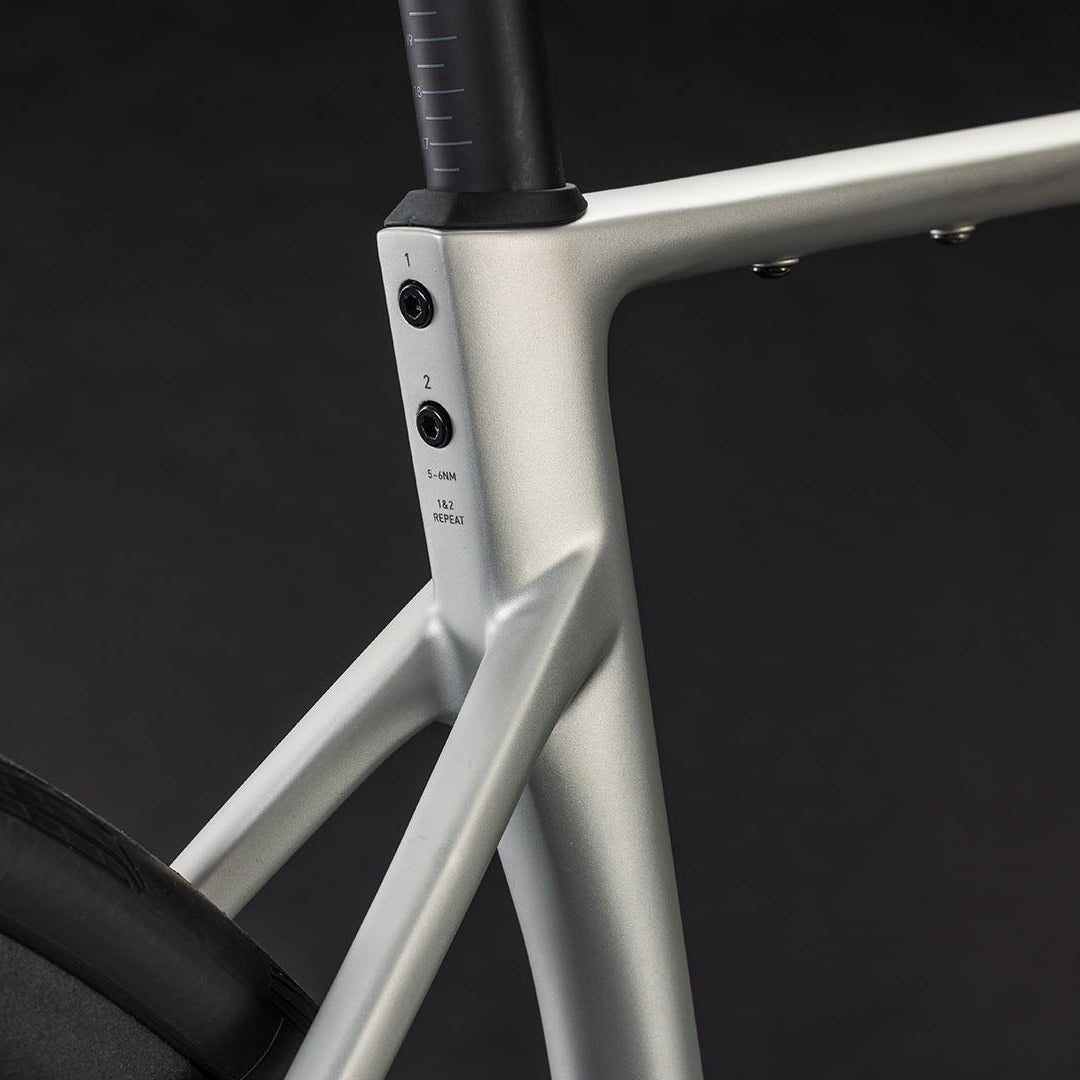 BICICLETA CUBE ATTAIN C:62 SLX SLEEKGREY´N´PRISM